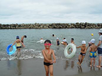 海水浴  小学生全裸画像 